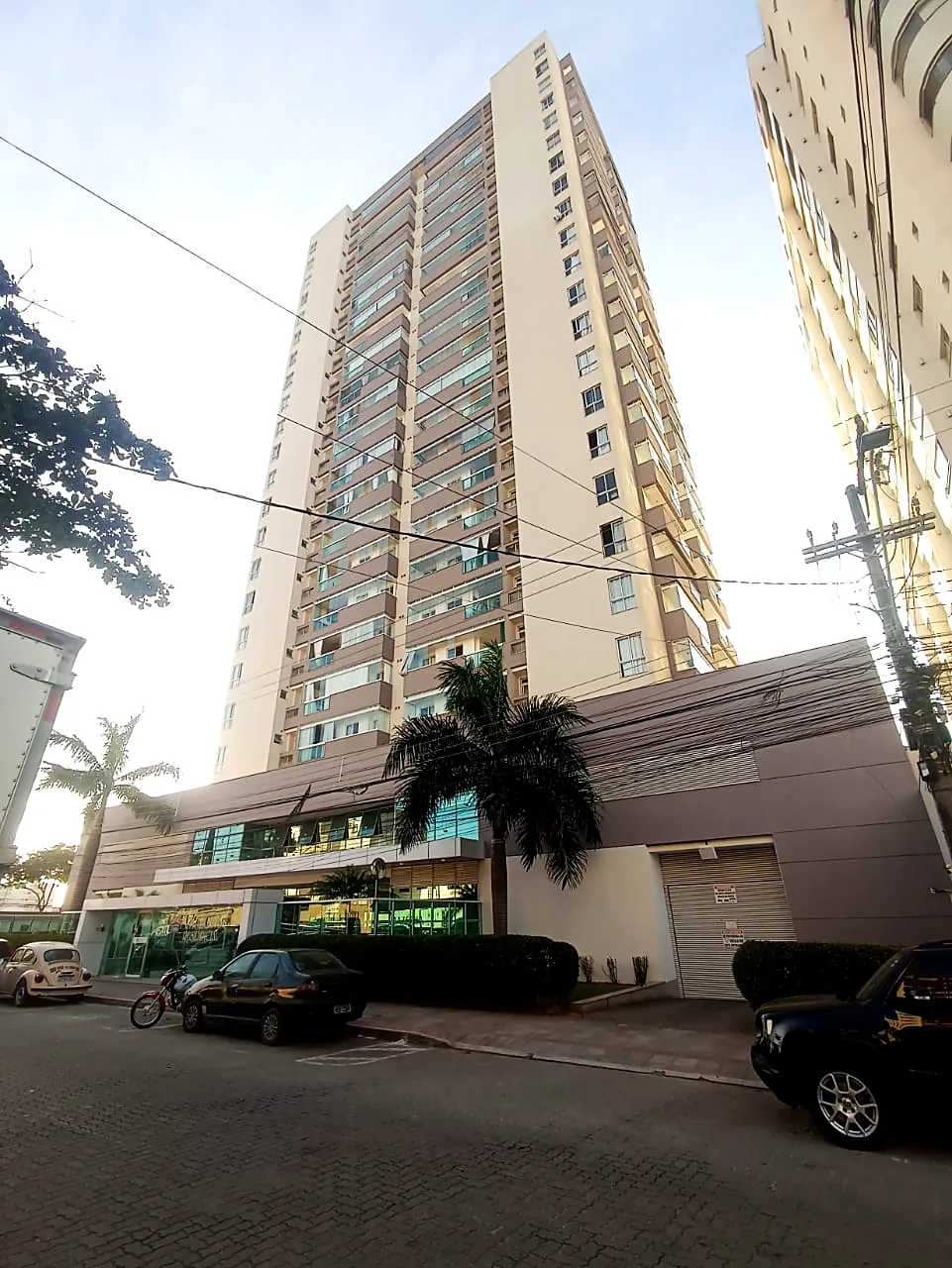 Residencial Amazônia: Entrega: vista da rua com sacadas recuperadas